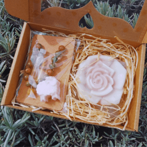 Aromaterápiás egyedi ajándékcsomag-rózsás